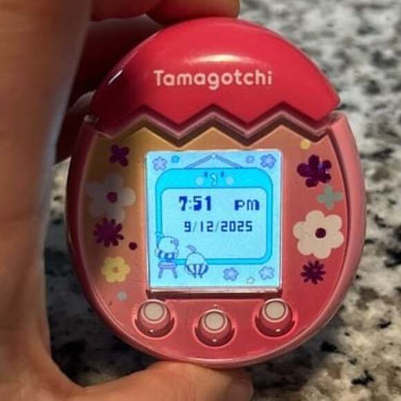 SOLD: Tamagotchi Pix Floral Pink Handheld Device - Works with New Batteries - Picture 1 of 2